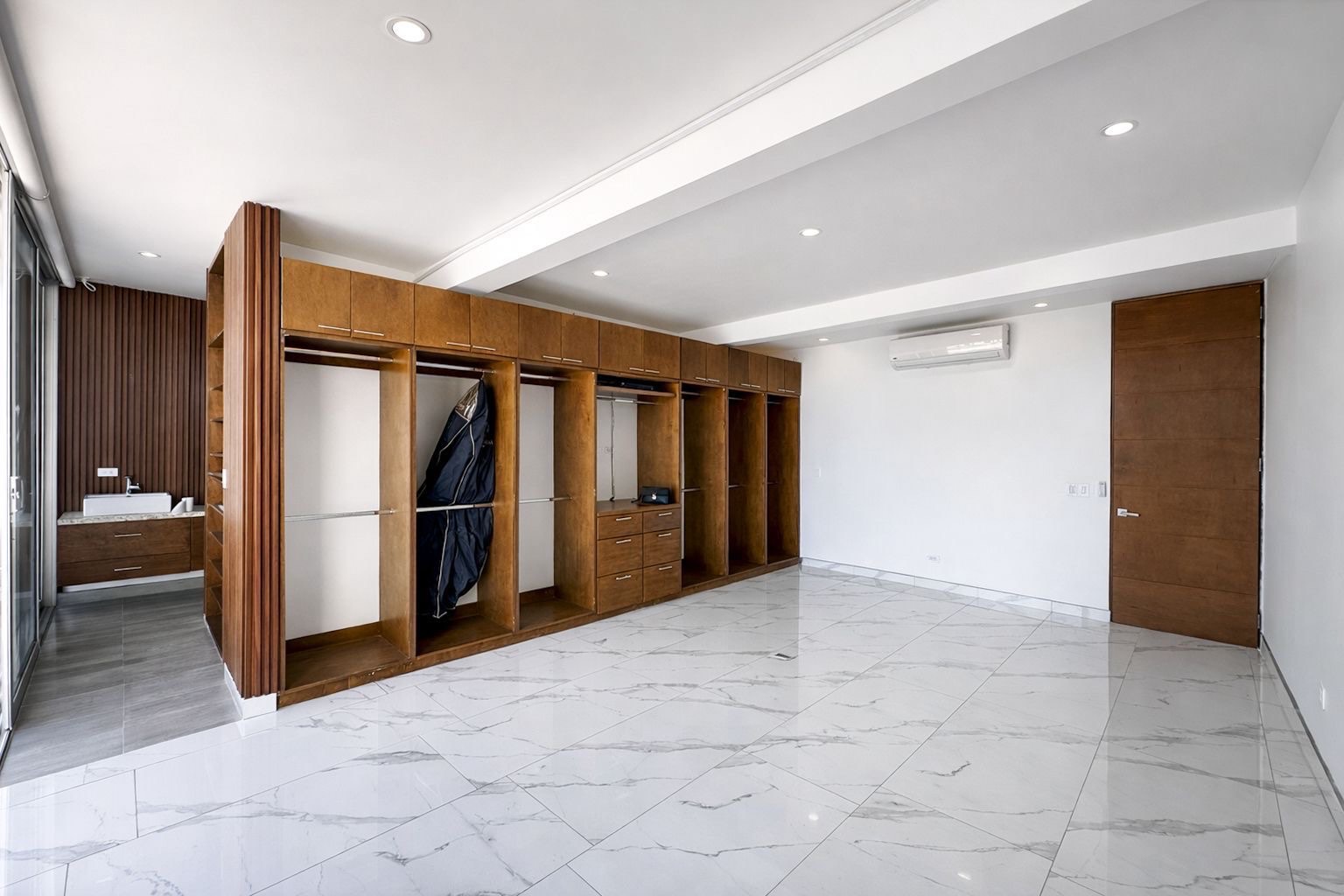 Residencia en Venta y Renta | Zona Dorada – Colinas de Aguacaliente, Tijuana — foto 3